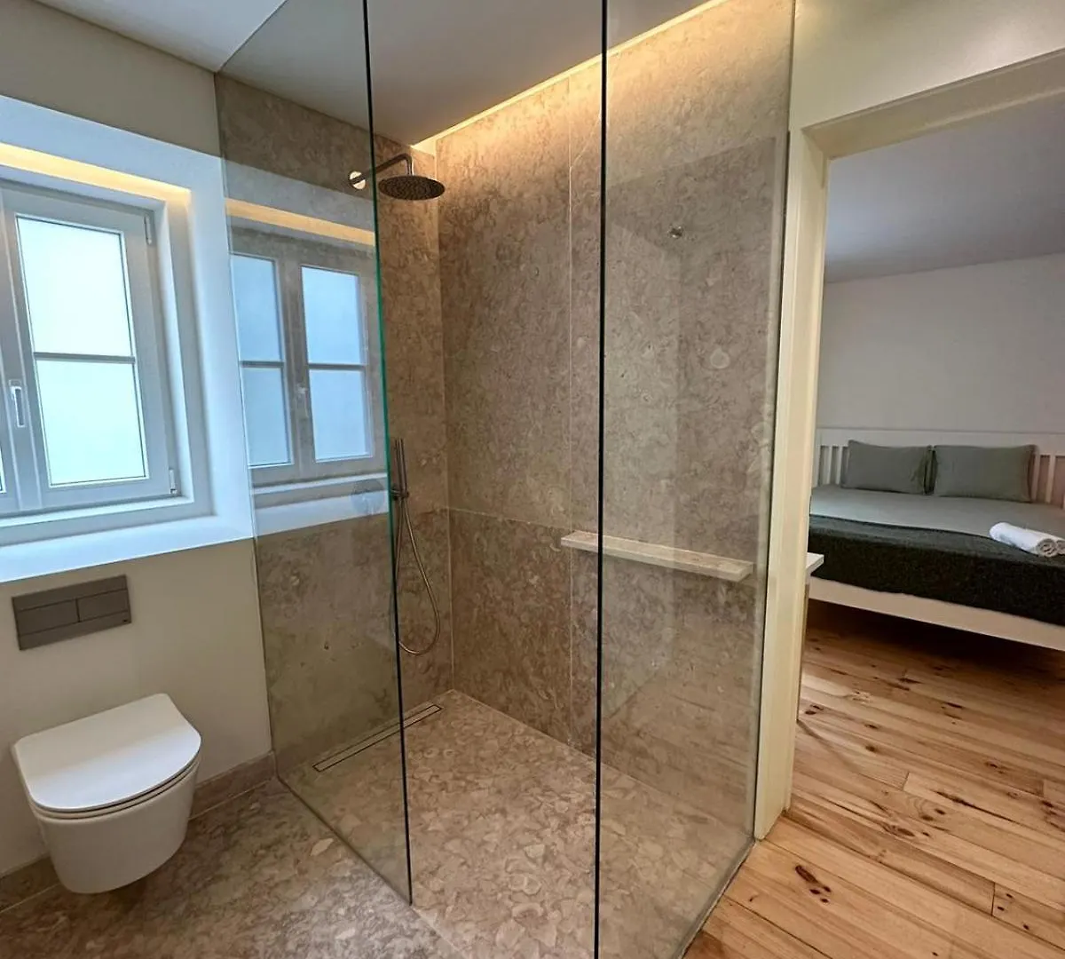 Privade Room In Baixa With Private Bathroom Lisboa البرتغال