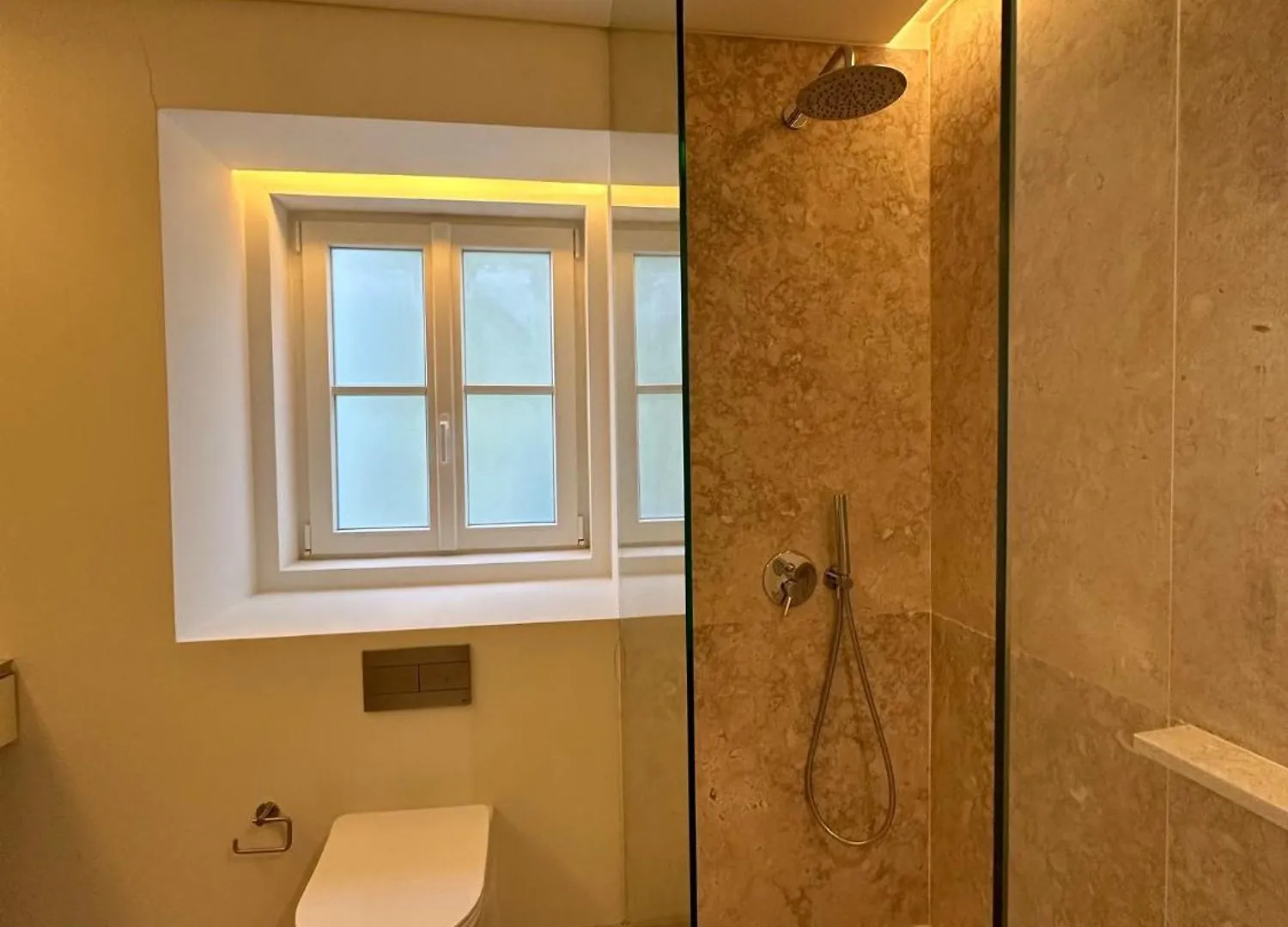Privade Room In Baixa With Private Bathroom Lisboa منزل للإقامة